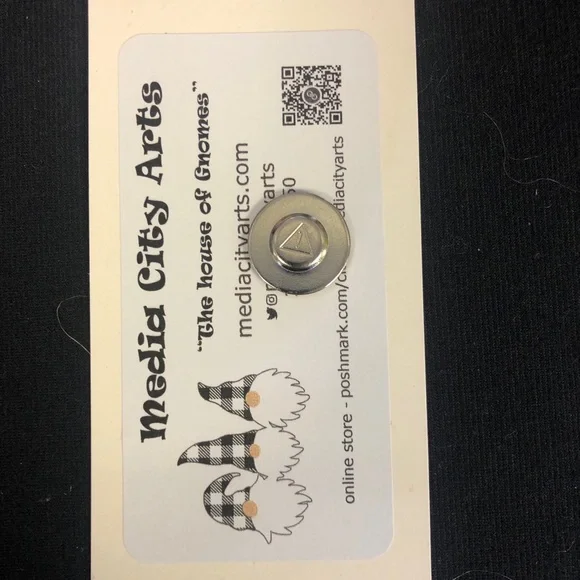 Red White Blue Gnome Pin Brooch Handmade Bow Gift Guide 4th of July USA Plaid - Picture 5 of 6